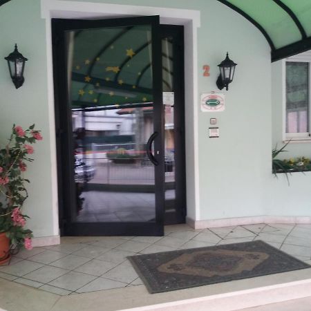 Hotel Fatima Rimini Buitenkant foto