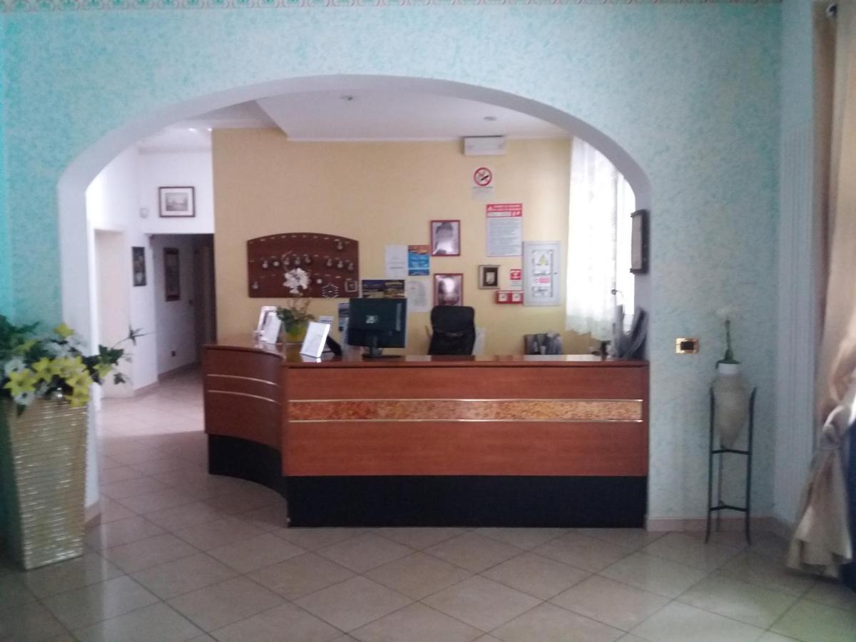 Hotel Fatima Rimini Buitenkant foto