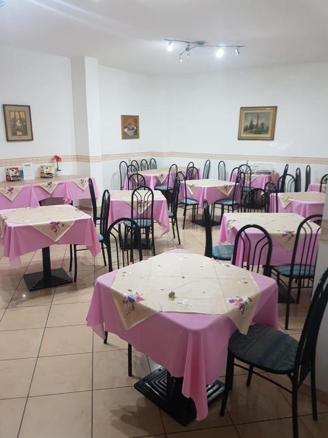 Hotel Fatima Rimini Buitenkant foto